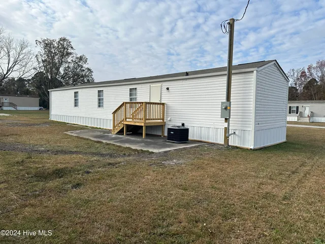 $1,150 | 1012 10th Street, Midway Park, NC 28544