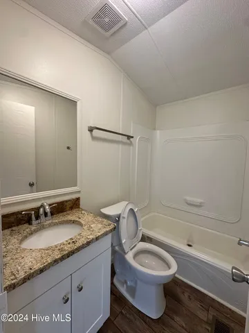 $1,150 | 1012 10th Street, Midway Park, NC 28544