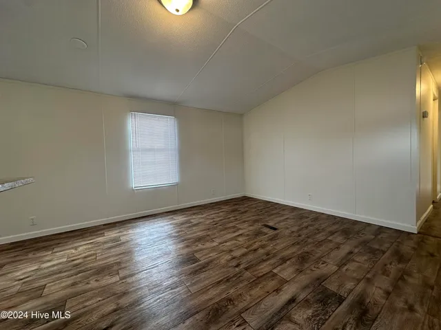 $1,150 | 1012 10th Street, Midway Park, NC 28544