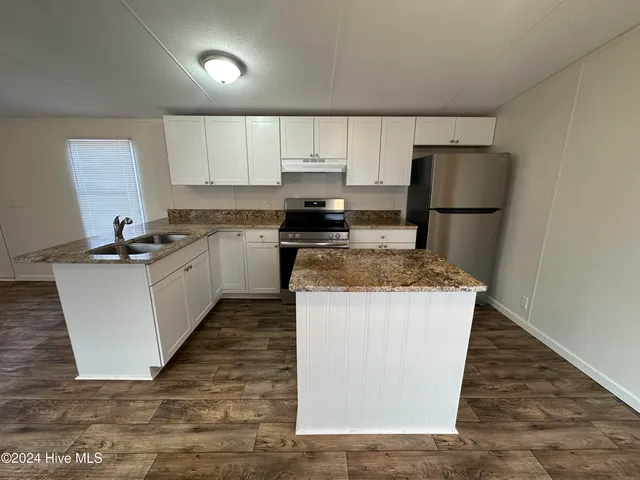 $1,150 | 1012 10th Street, Midway Park, NC 28544