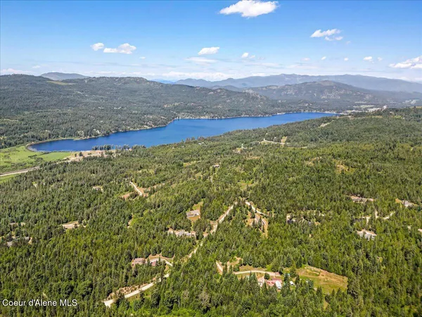 $970,000 | 438 Berry Hill, Cocolalla, ID 83813