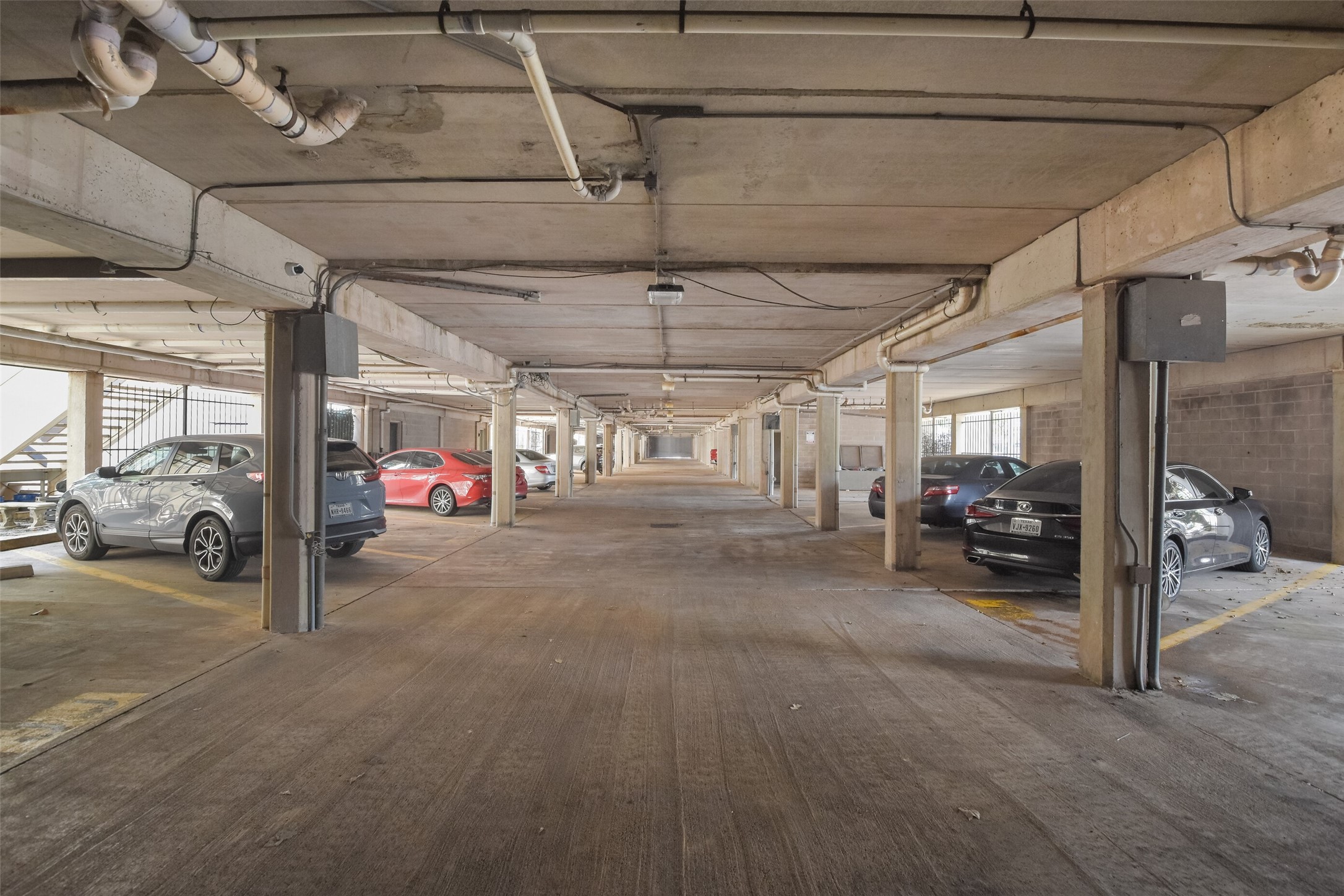 402 Tuam Street, Unit 2 Houston, TX 77006 - Photo 35 of 39 Another view of parking garage under the unit.
