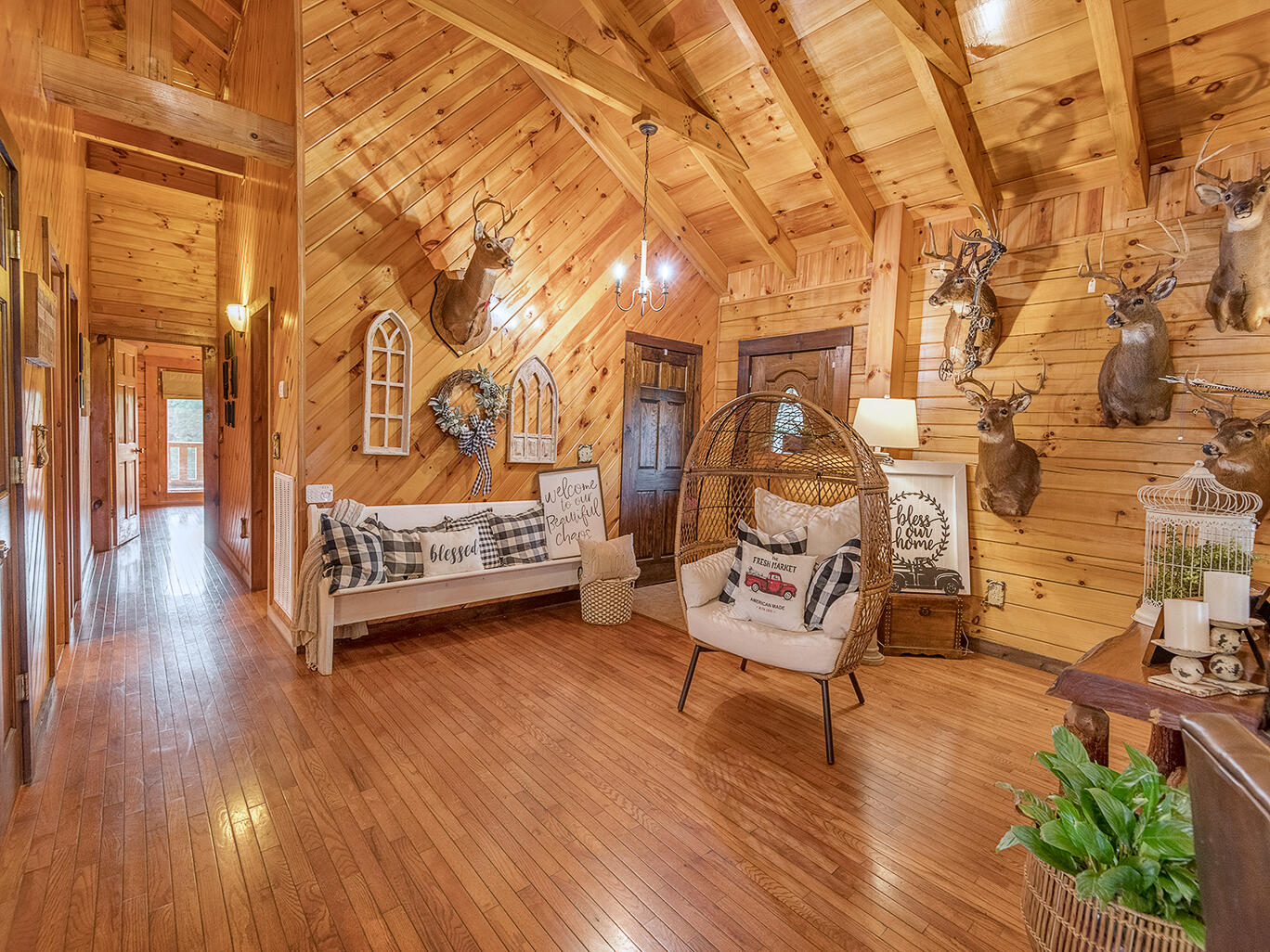 1045 Edens Road Afton, TN 37616 - Photo 14 of 44 Great Room