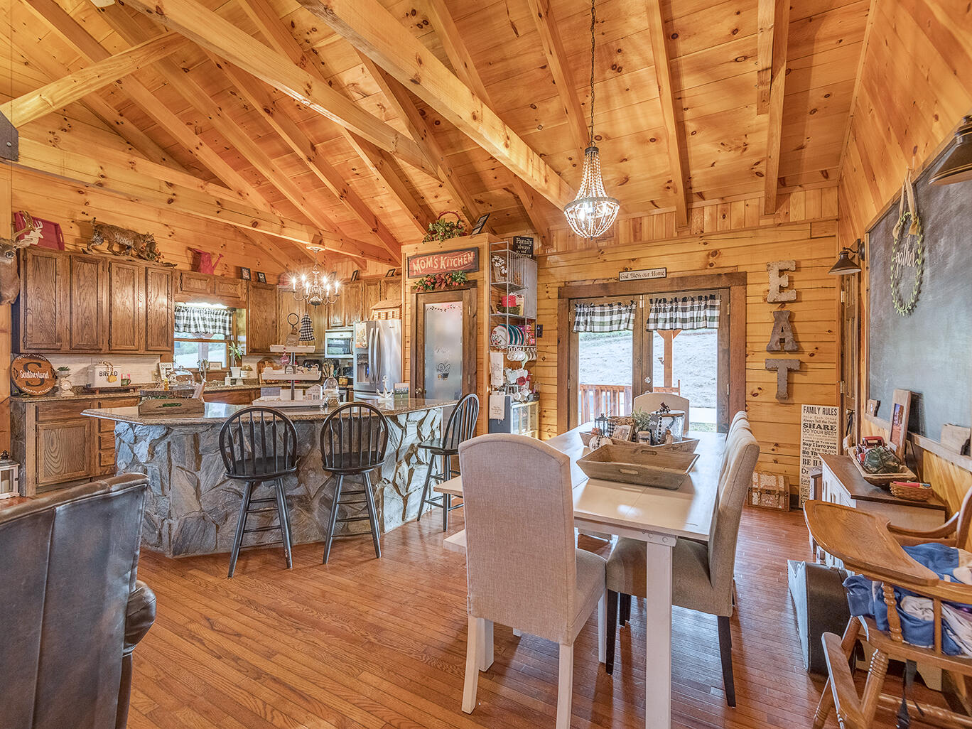 1045 Edens Road Afton, TN 37616 - Photo 16 of 44 Kitchen & Dining