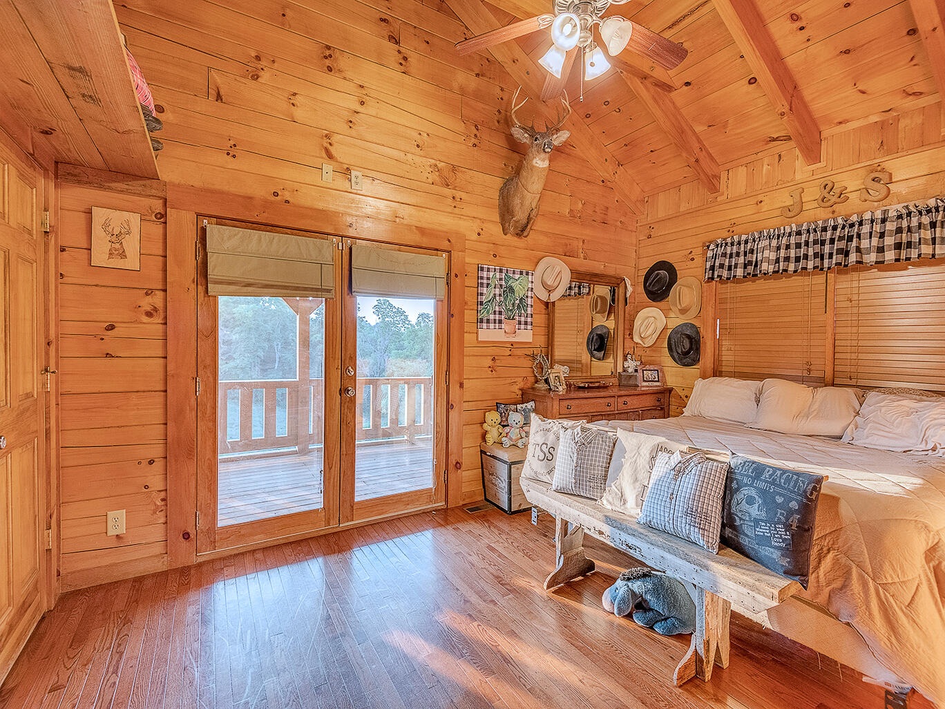 1045 Edens Road Afton, TN 37616 - Photo 20 of 44 Primary Bedroom