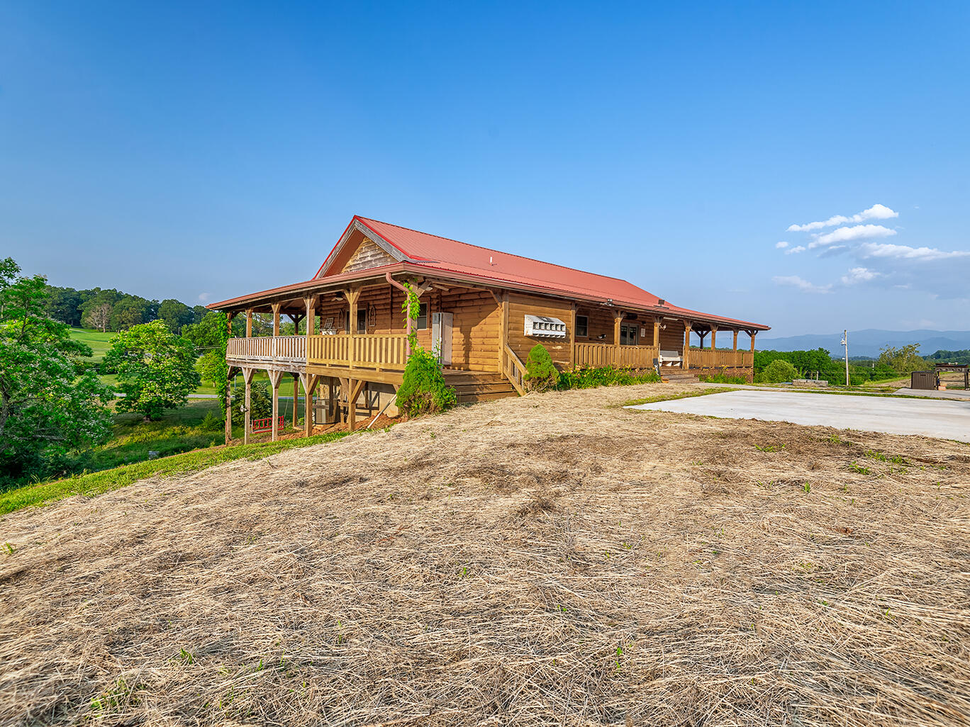1045 Edens Road Afton, TN 37616 - Photo 2 of 44 Exterior -Side View