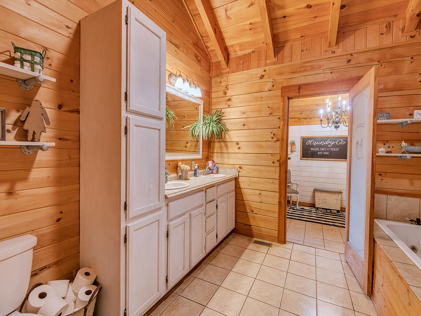 1045 Edens Road Afton, TN 37616 - Photo 21 of 44 Primary Bathroom