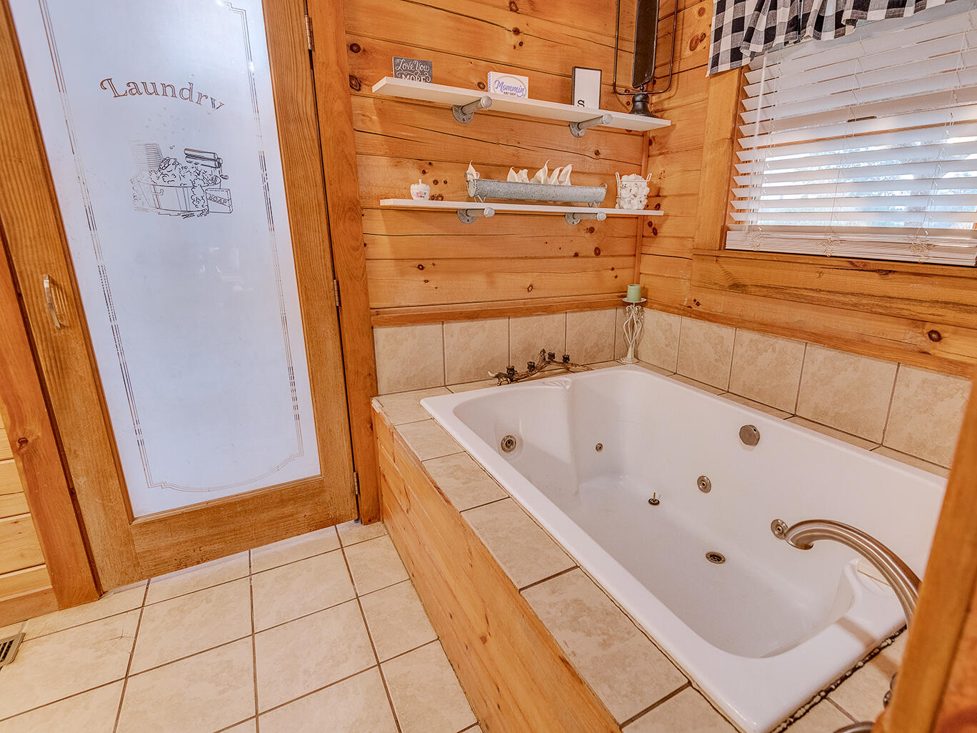 1045 Edens Road Afton, TN 37616 - Photo 22 of 44 Primary Bathroom