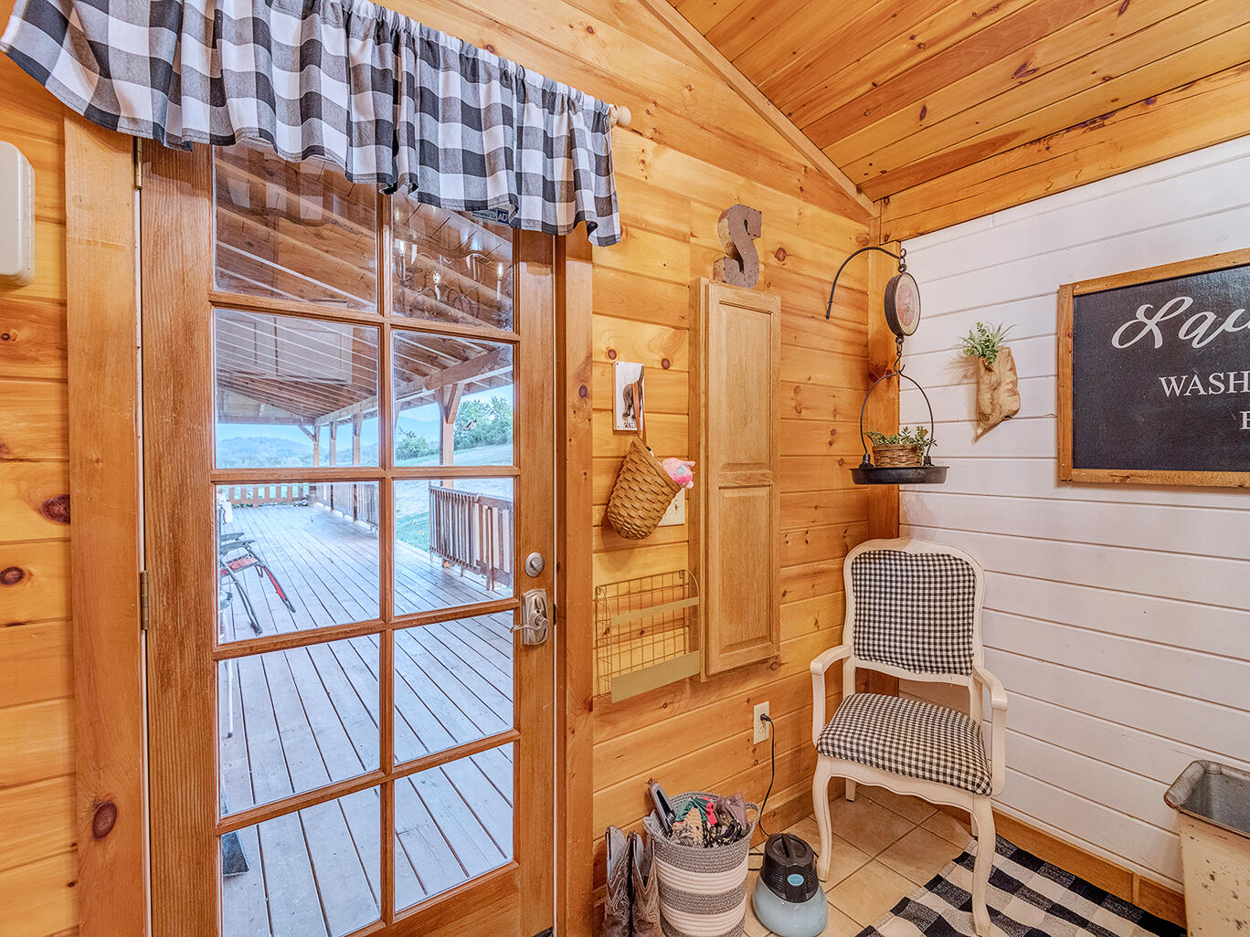 1045 Edens Road Afton, TN 37616 - Photo 26 of 44 Laundry Room