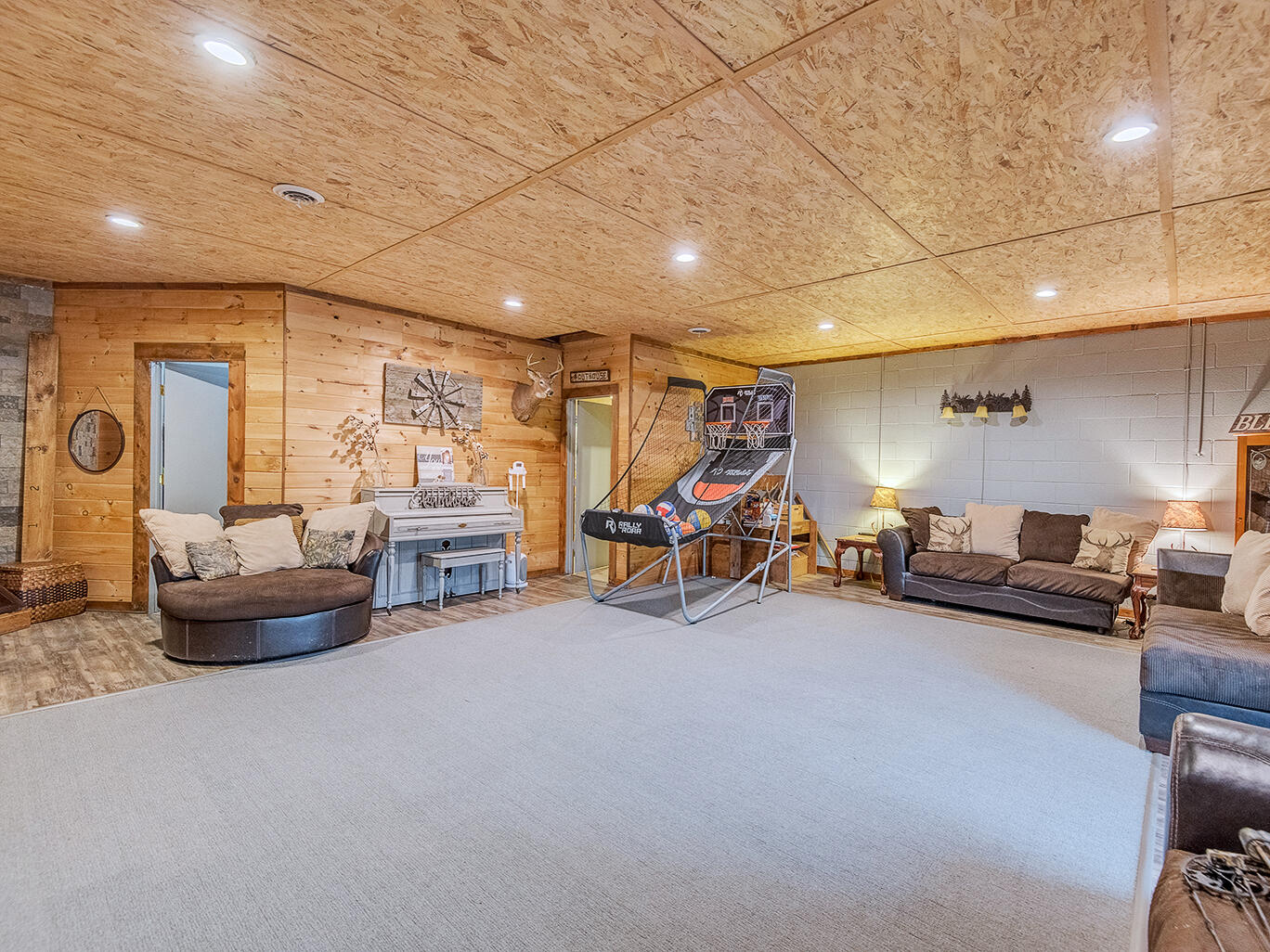 1045 Edens Road Afton, TN 37616 - Photo 29 of 44 Family Room