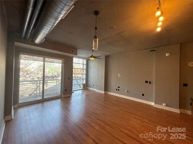 $1,550 | 505 East 6th Street, Unit 302, Charlotte, NC 28202