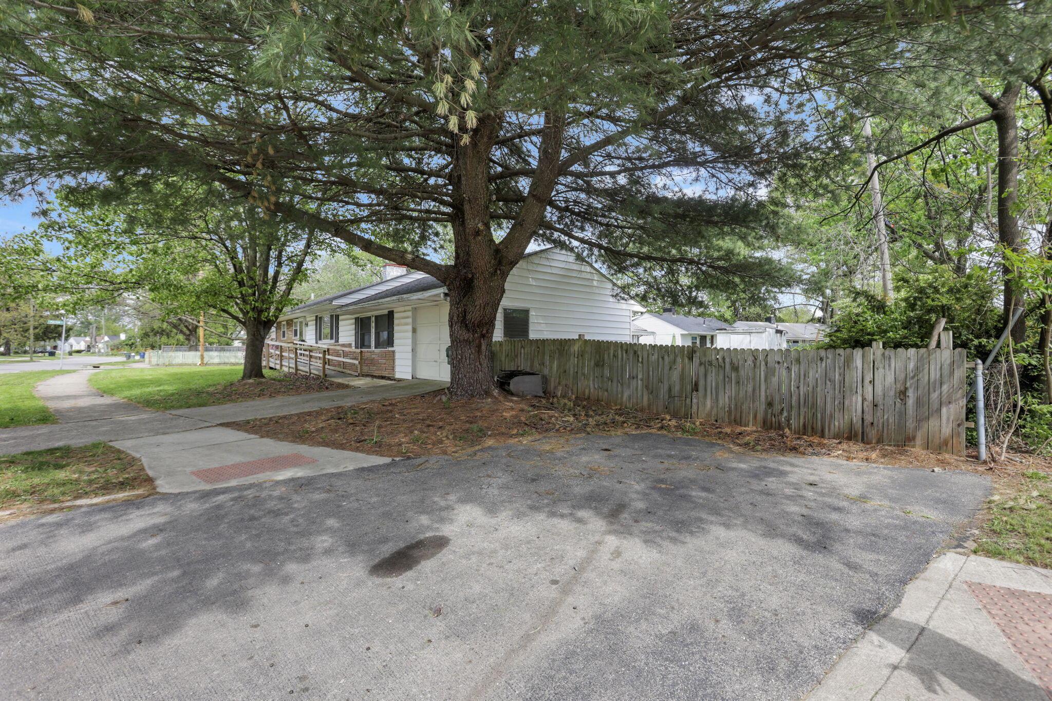 916 South Hampton Road Columbus, OH 43227 - Photo 26 of 29 41-web-or-mls-0D3A8081