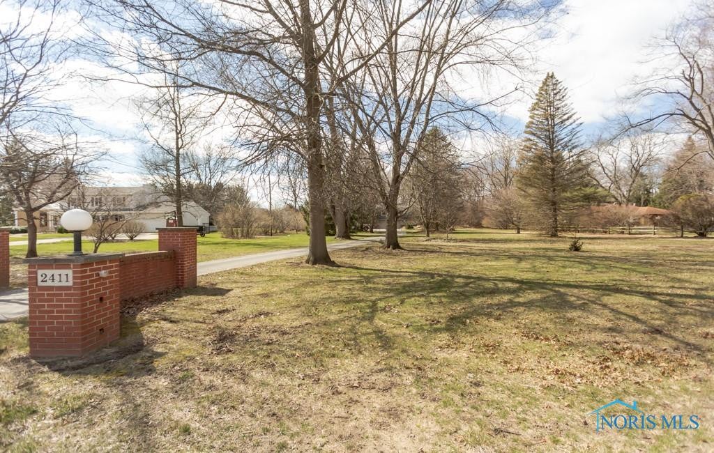 2411 Gradwohl Road Toledo, OH 43617 - Photo 4 of 31 Gallery Image 4