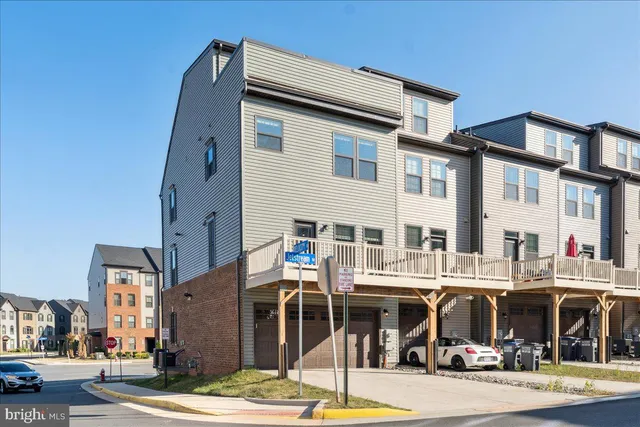 $800,000 | 14032 Sunrise Valley Drive, Herndon, VA 20171