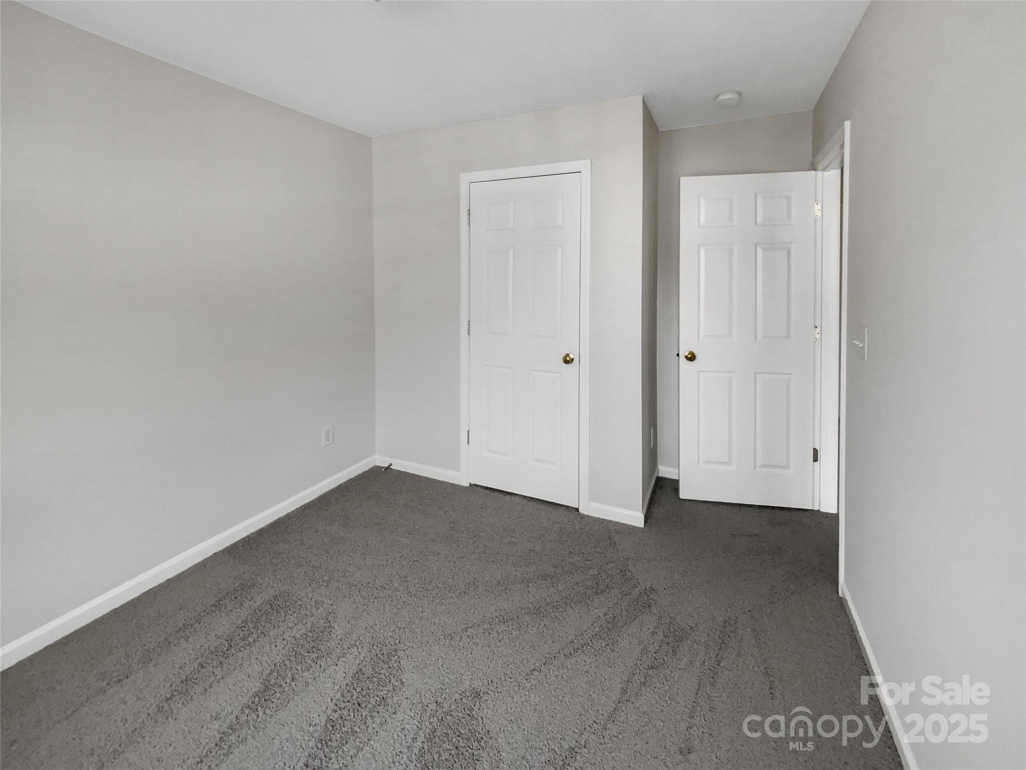 10840 Holly Ridge Boulevard Charlotte, NC 28216 - Photo 15 of 17