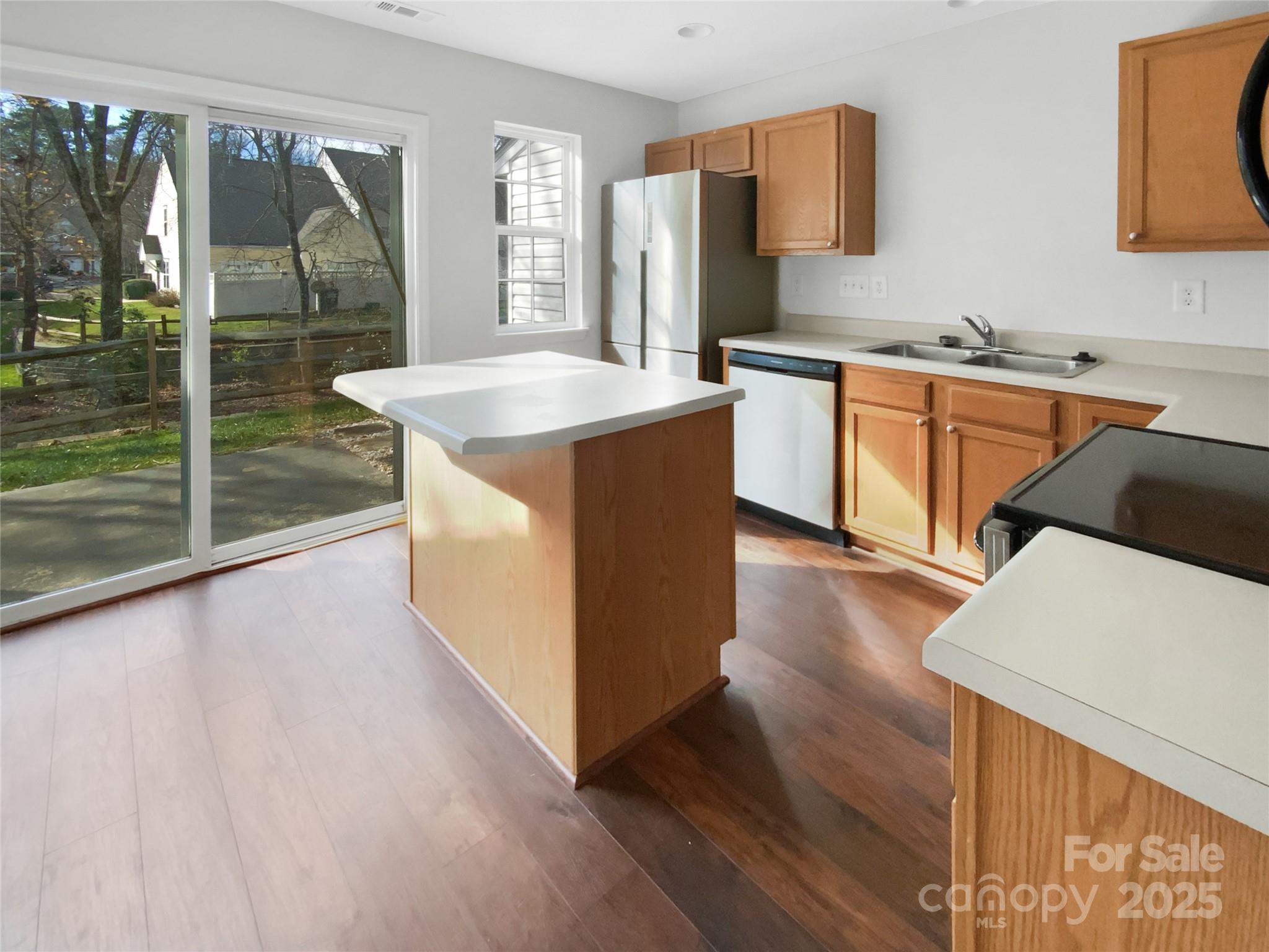 10840 Holly Ridge Boulevard Charlotte, NC 28216 - Photo 9 of 17