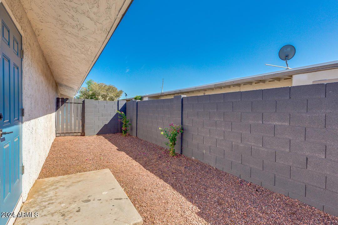 4229 North 17th Street Phoenix, AZ 85016 - Photo 17 of 20 a view of a backyard
