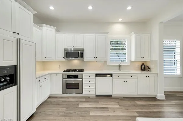 $899,000 | 9097 Cherry Oaks Trail, Unit 201, Naples, FL 34114