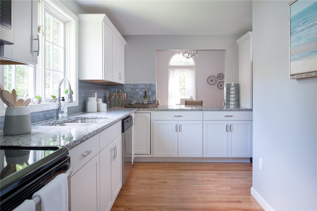 5570 Post Road, Unit 4 East Greenwich, RI 02818 - Photo 3 of 32 Gallery Image 3