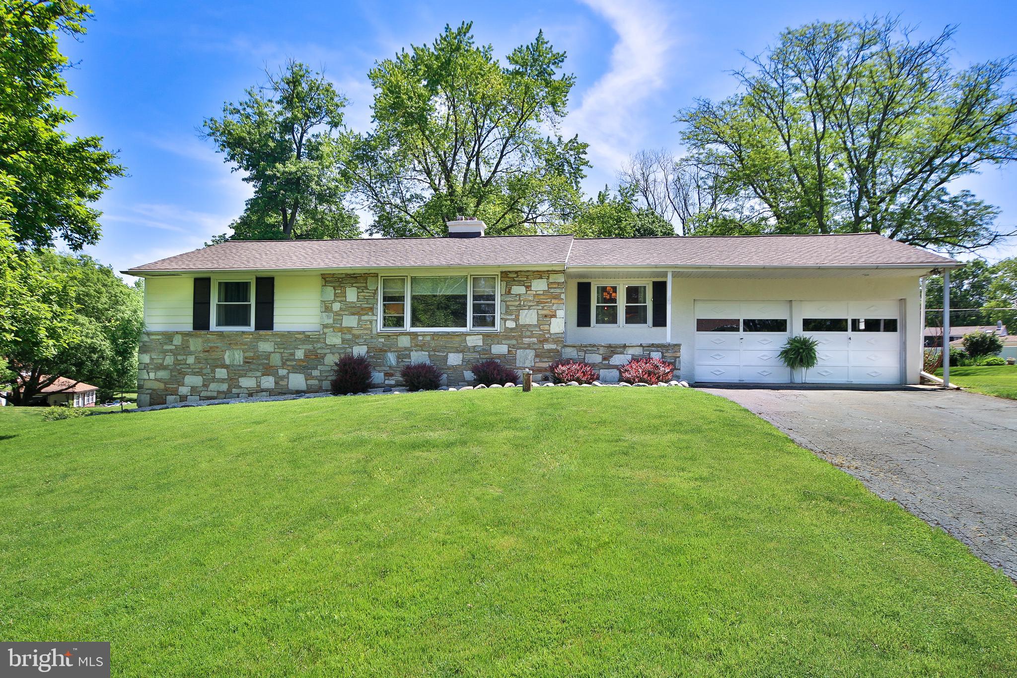 51 Mallard Road Holland, PA 18966 - Photo 1 of 20 Front of the Home