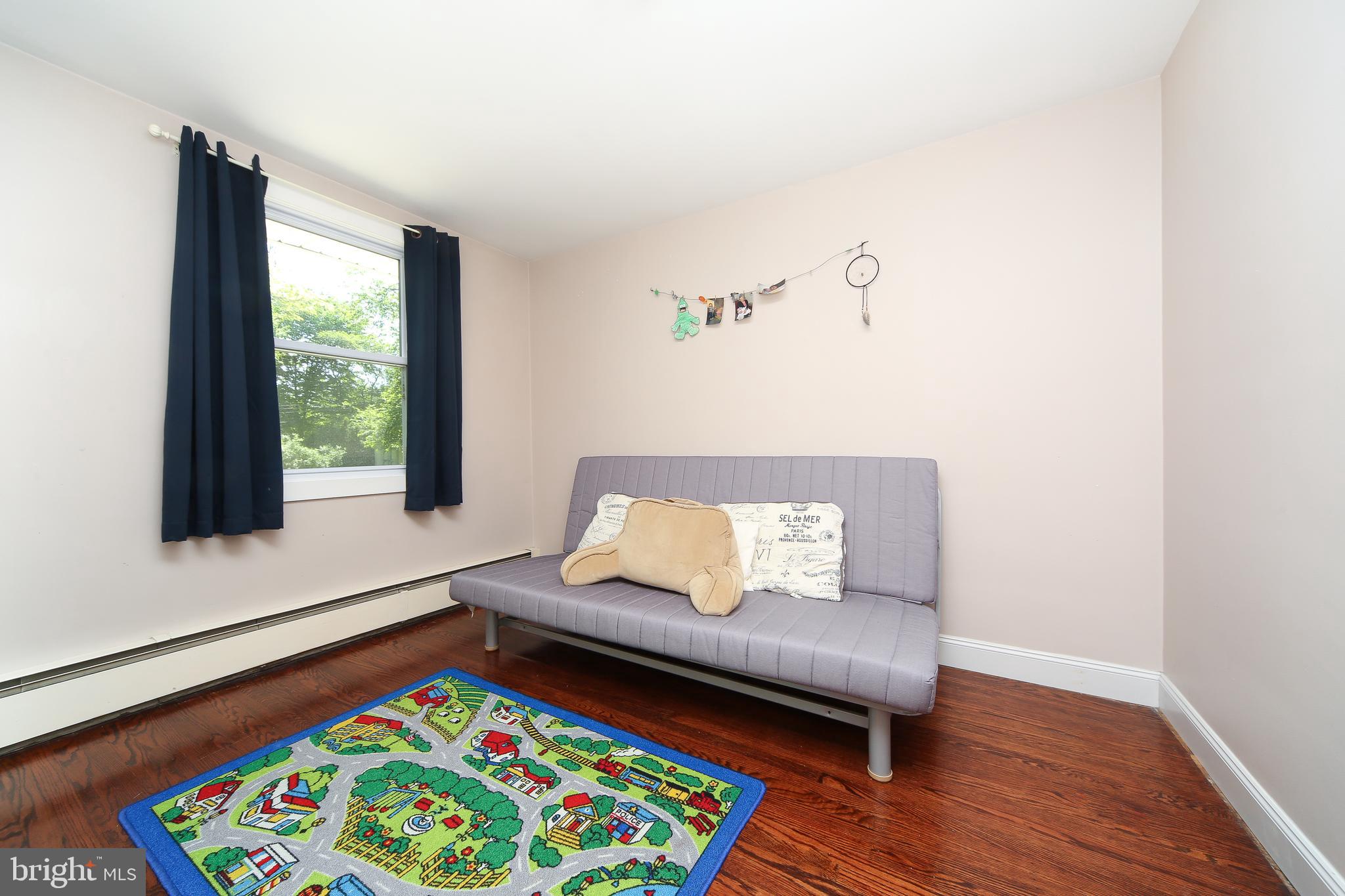 51 Mallard Road Holland, PA 18966 - Photo 12 of 20 3rd Bedroom