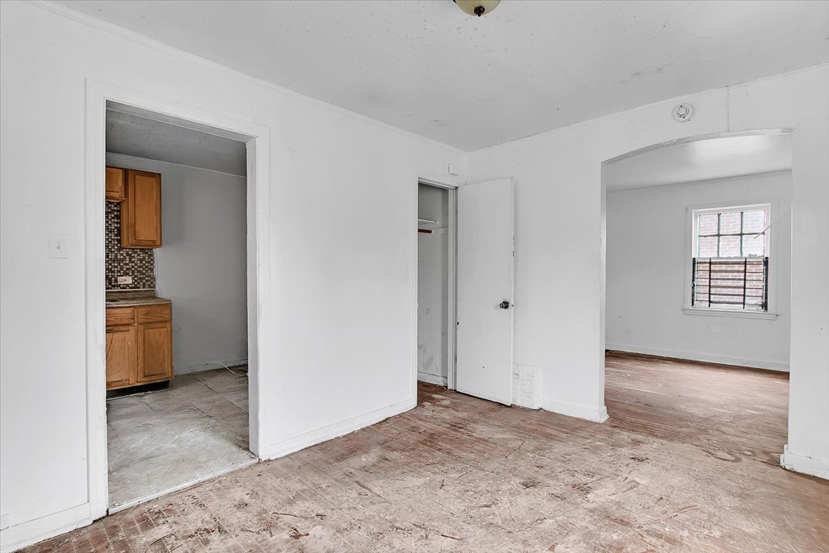 9846 South Calhoun Avenue Chicago, IL 60617 - Photo 7 of 19