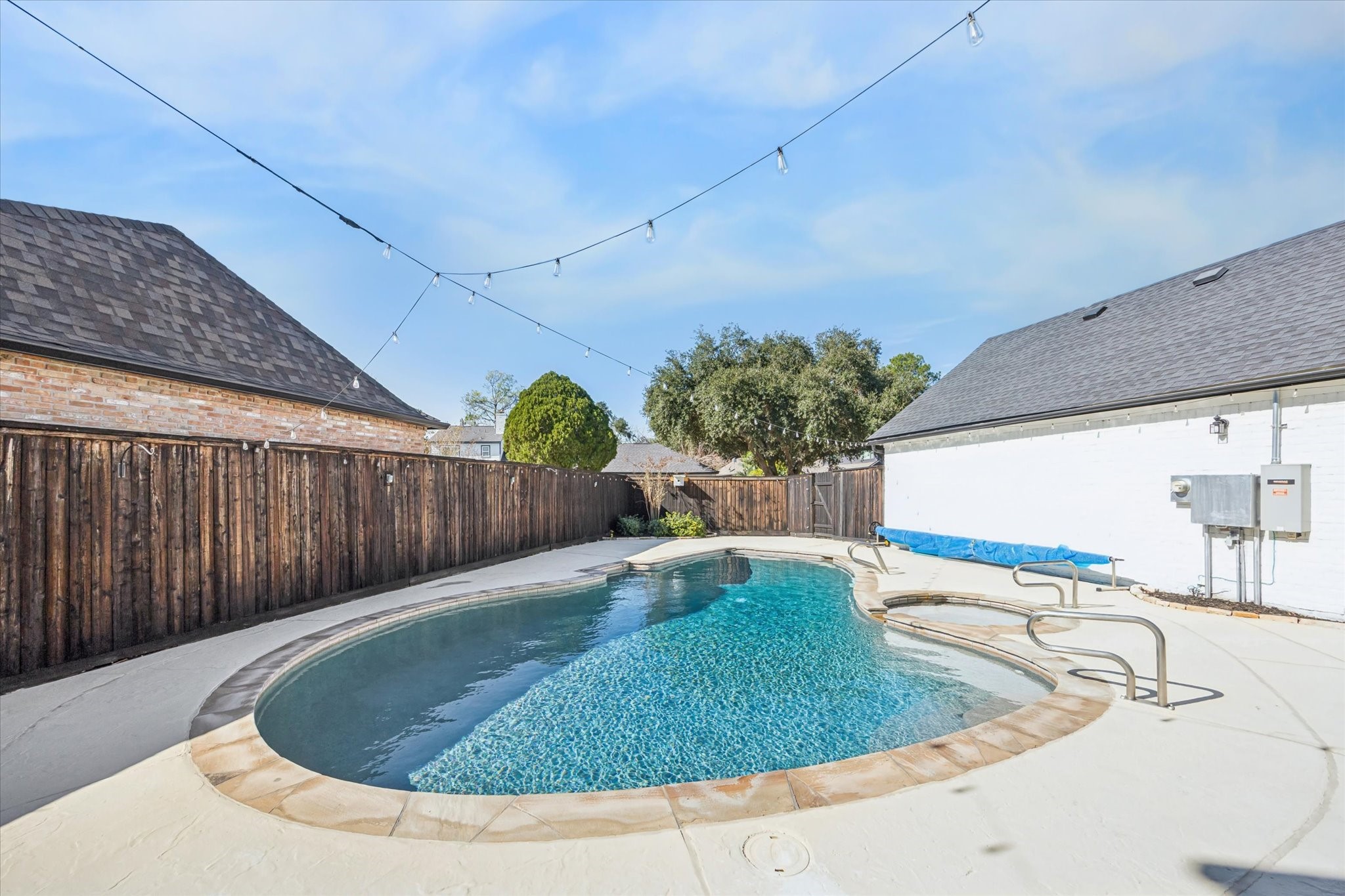 830 Silvergate Drive Houston, TX 77079 - Photo 36 of 38 a view of a swimming pool