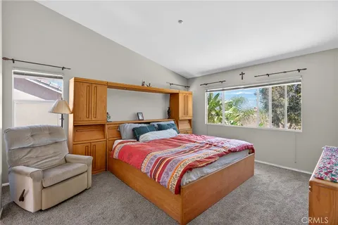 $999,999 | 12312 Edgecliff Avenue, Sylmar, CA 91342