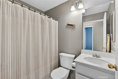 $999,999 | 12312 Edgecliff Avenue, Sylmar, CA 91342