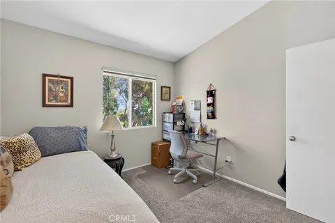 $999,999 | 12312 Edgecliff Avenue, Sylmar, CA 91342