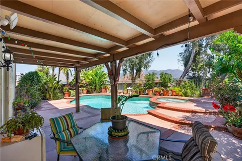 $999,999 | 12312 Edgecliff Avenue, Sylmar, CA 91342