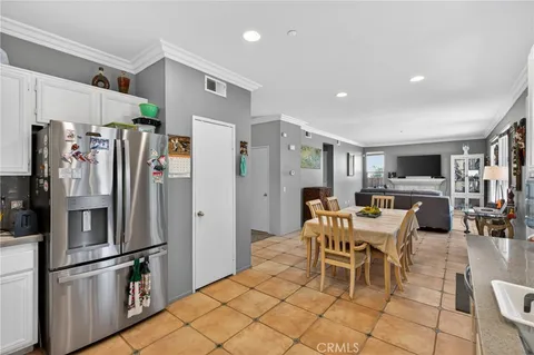 $999,999 | 12312 Edgecliff Avenue, Sylmar, CA 91342