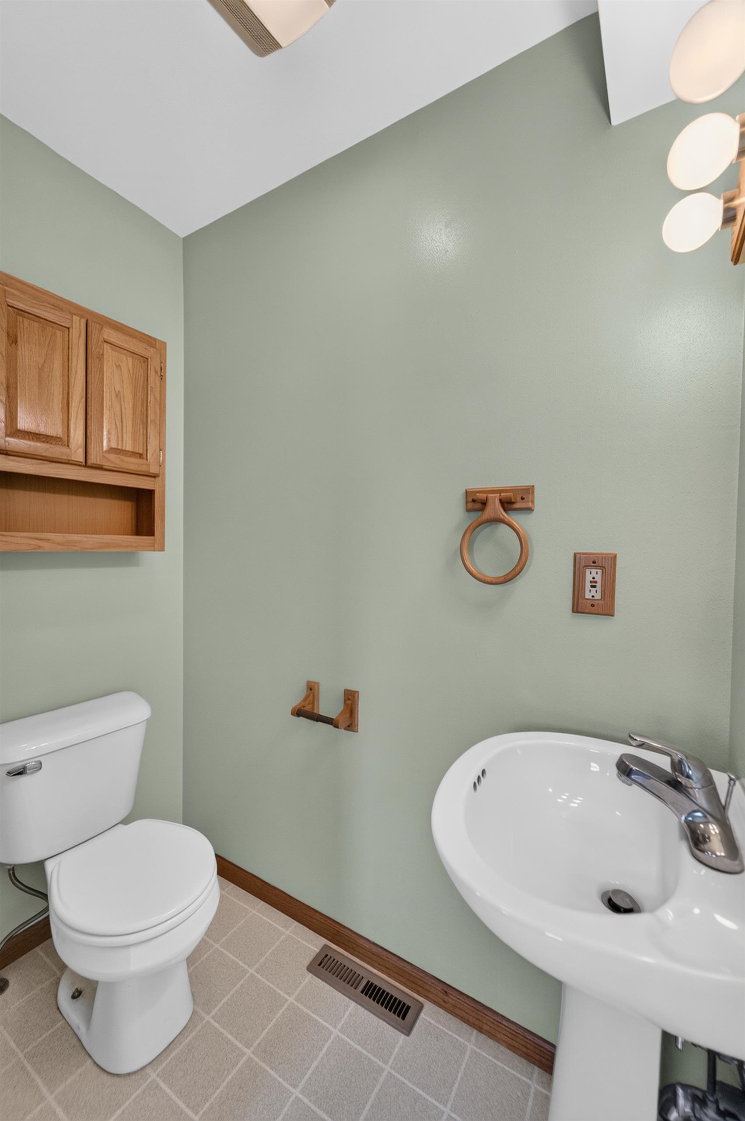 619 Windlach Street New Glarus, WI 53574 - Photo 14 of 37