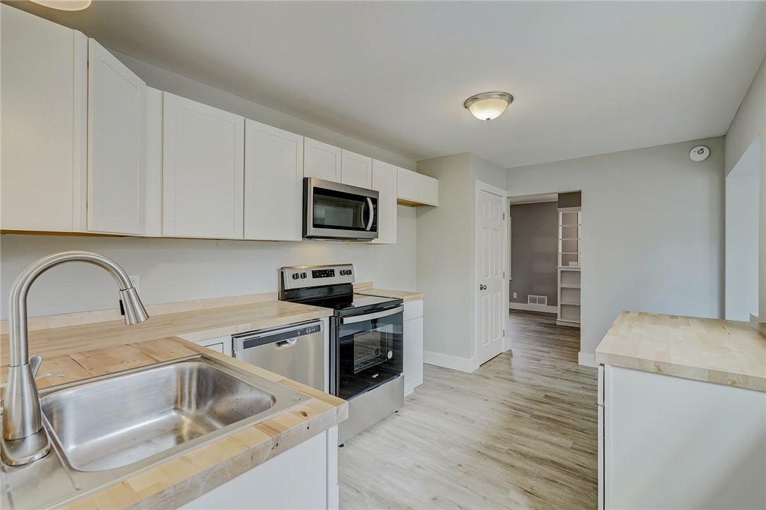 257 Park Ln Drive Webster, NY 14580 - Photo 16 of 46