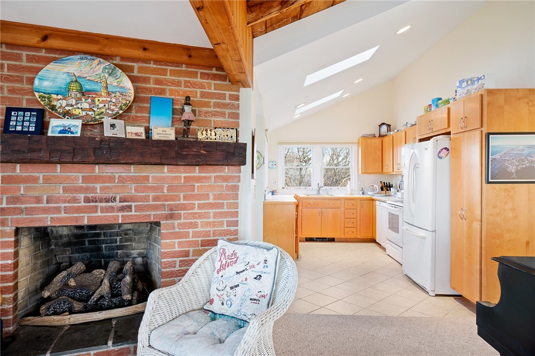 89 Potter Road Charlestown, RI 02813 - Photo 6 of 16