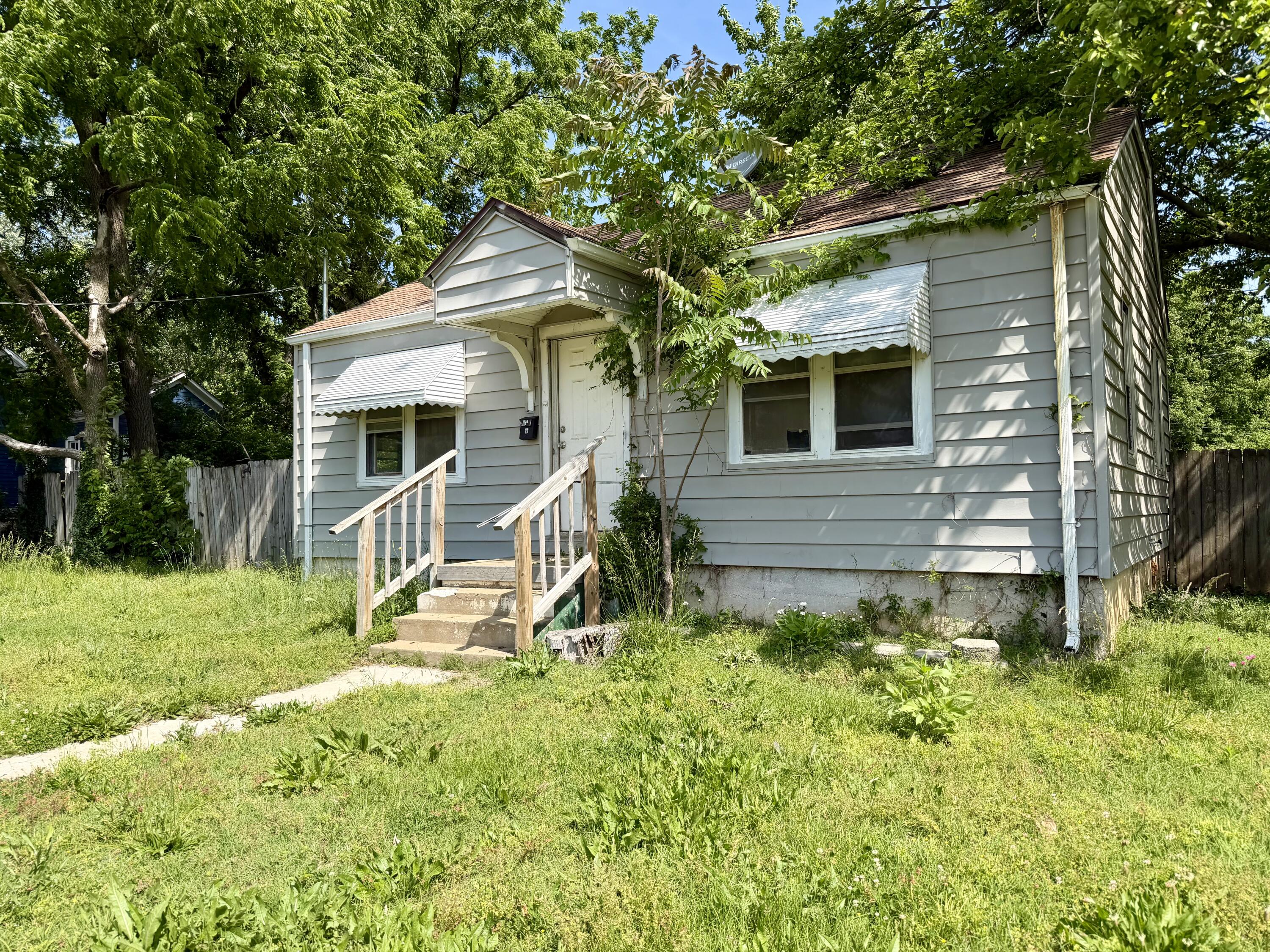 815 East Locust Street Springfield, MO 65803 - Photo 1 of 1 IMG_1528