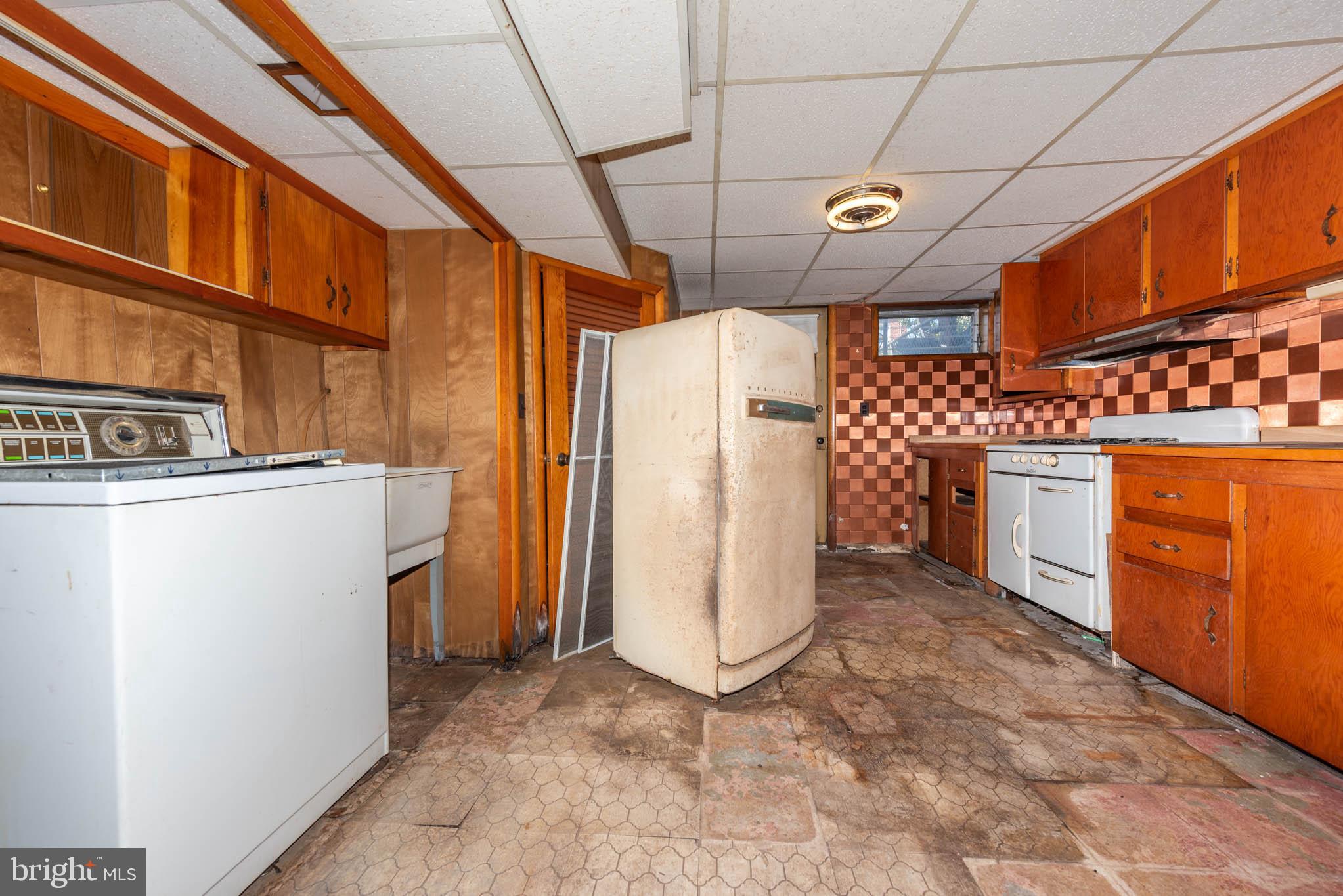 6910 Gough Street Baltimore, MD 21224 - Photo 14 of 21