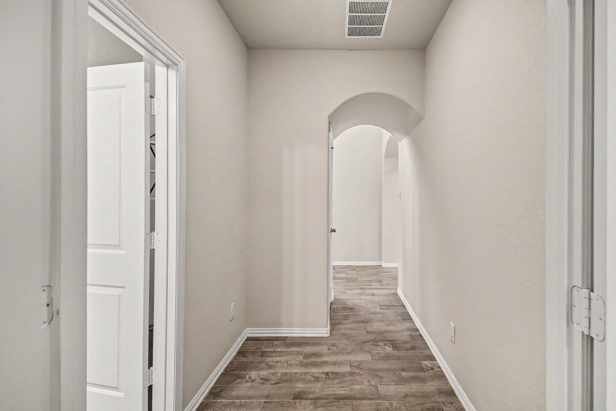 10602 Wagner Street Rosharon, TX 77583 - Photo 17 of 35 a view of gallery with wooden floor