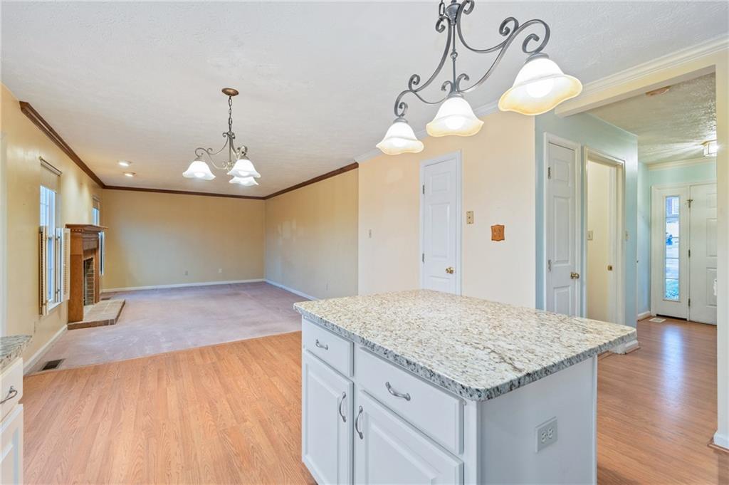 522 Leland Drive Pittsburgh, PA 15236 - Photo 10 of 22 a bathroom with a sink and a mirror
