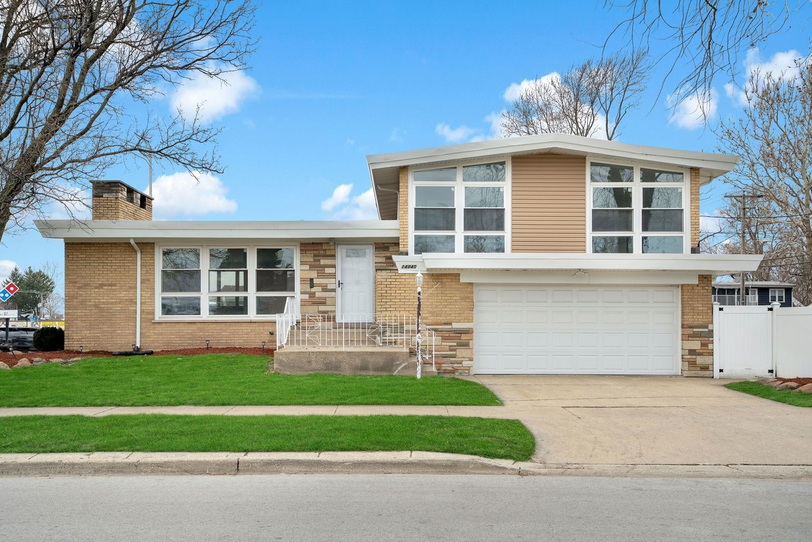 14940 Oak Street Dolton, IL 60419 - Photo 1 of 32
