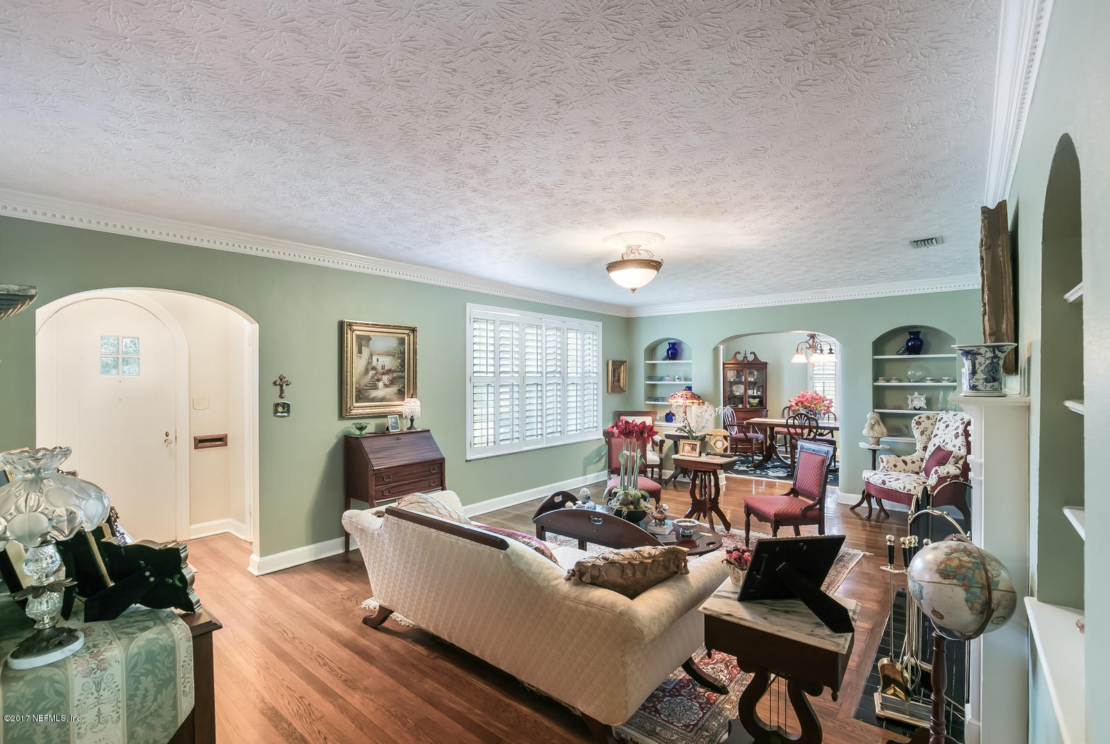 1229 Nicholson Road Jacksonville, FL 32207 - Photo 3 of 29 a living room with furniture and wooden floor