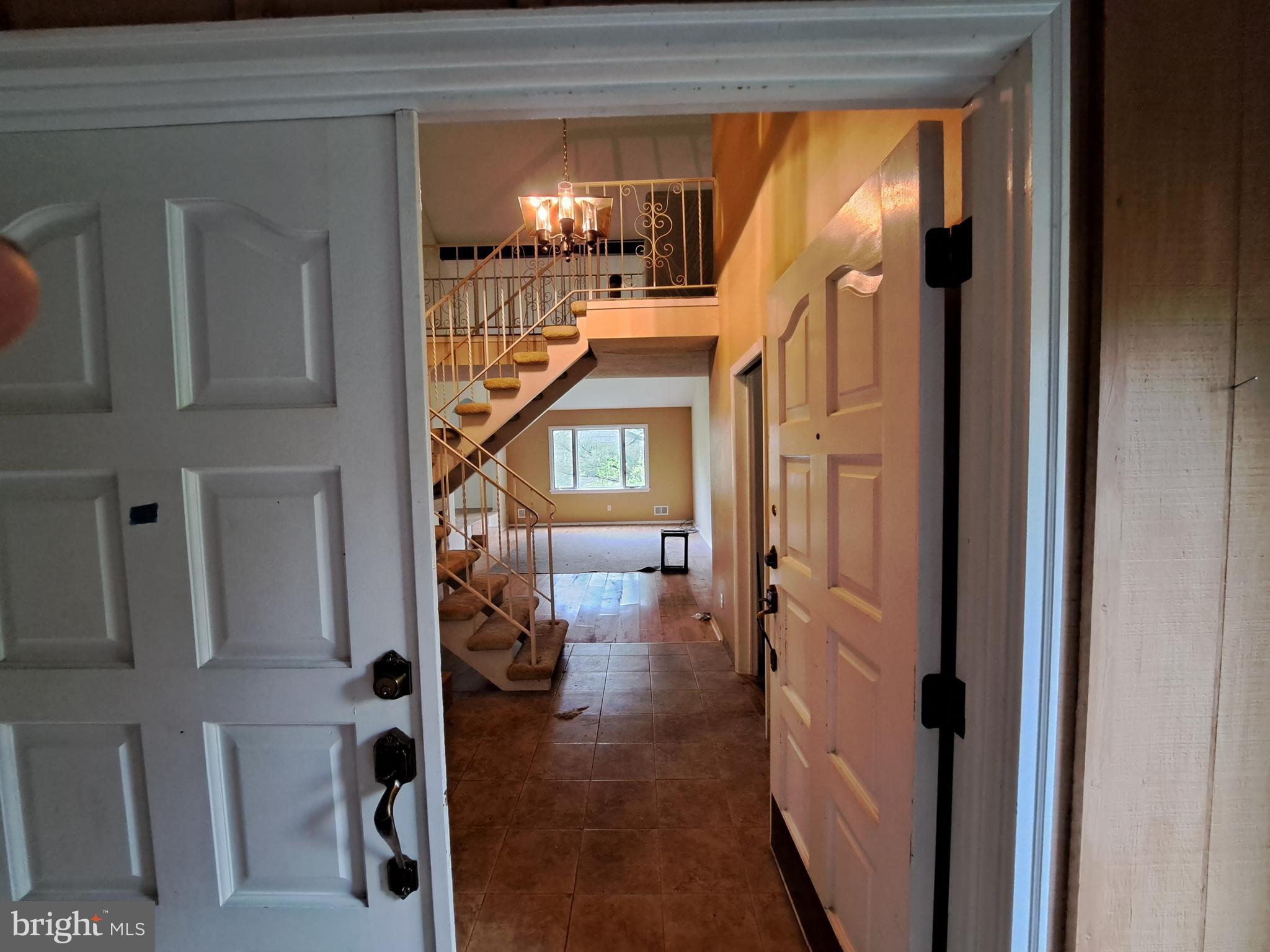 1371 Lower Ferry Road Ewing, NJ 08618 - Photo 3 of 18