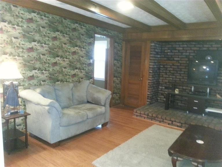 830 Crosshill Road Danville, KY 40422 - Photo 14 of 35 View of family room from dining room