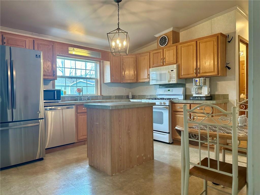 803 Hummingbird Lane Apollo, PA 15613 - Photo 8 of 19 Gallery Image 8