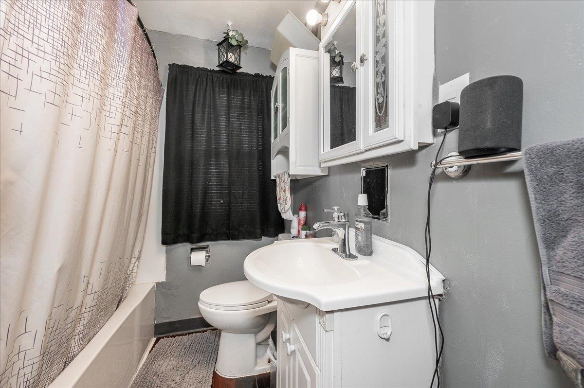 5219 East 2nd Street Superior, WI 54880 - Photo 12 of 31