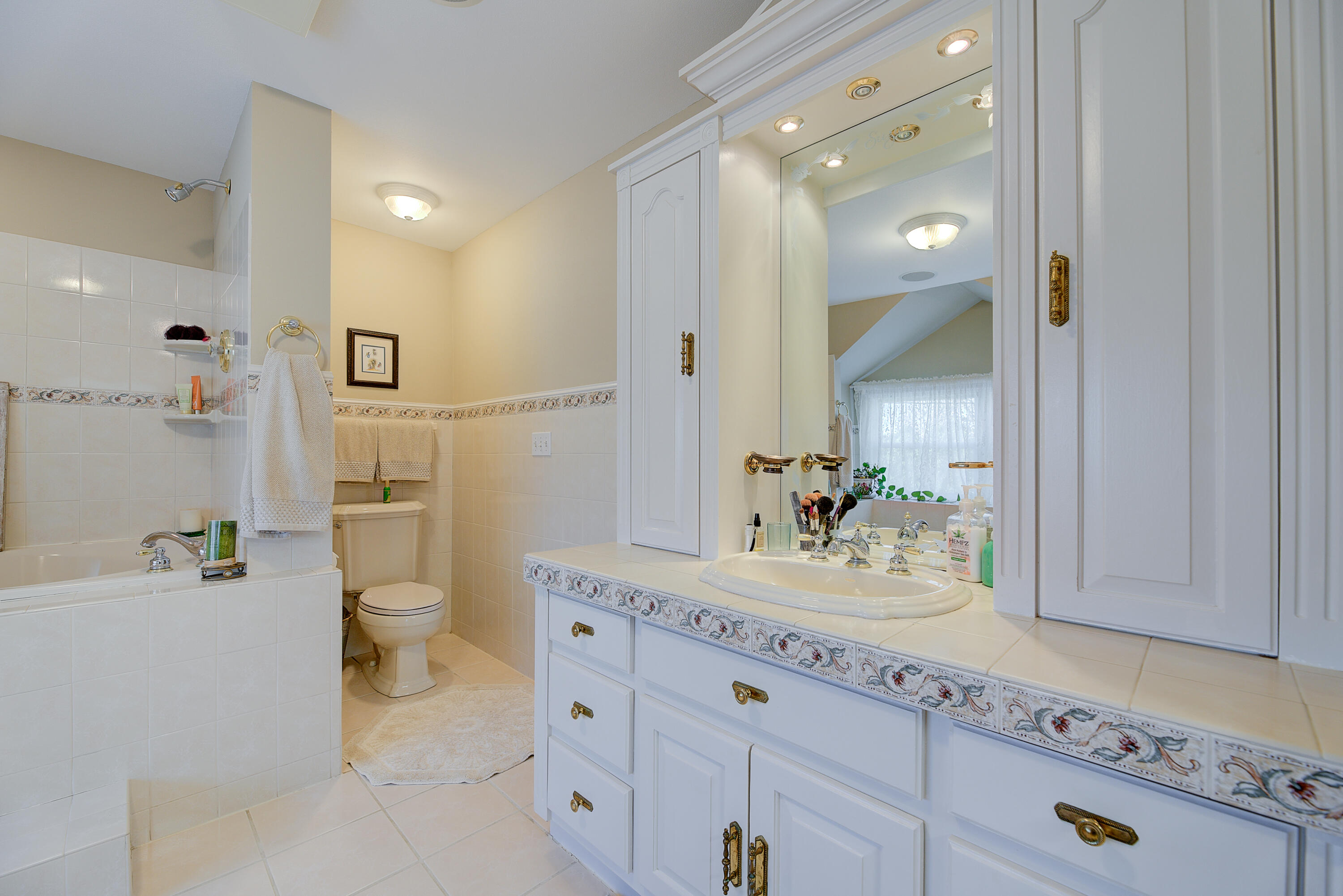 18 Highway 18 Delafield, WI 53018 - Photo 40 of 111 Master Ensuite Pic 1