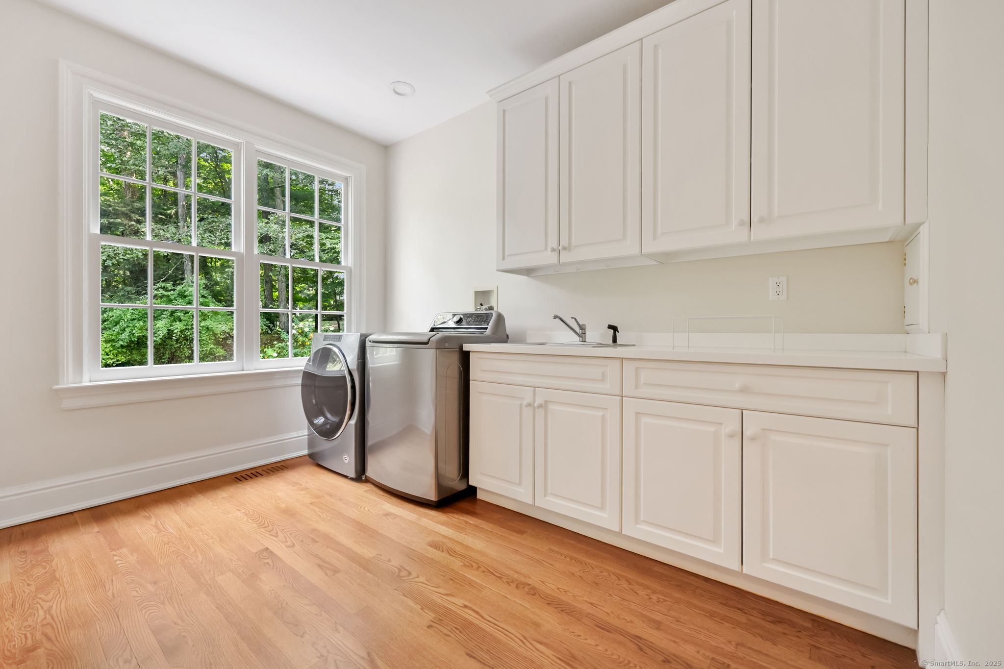 134 Valley Road New Canaan, CT 06840 - Photo 15 of 35