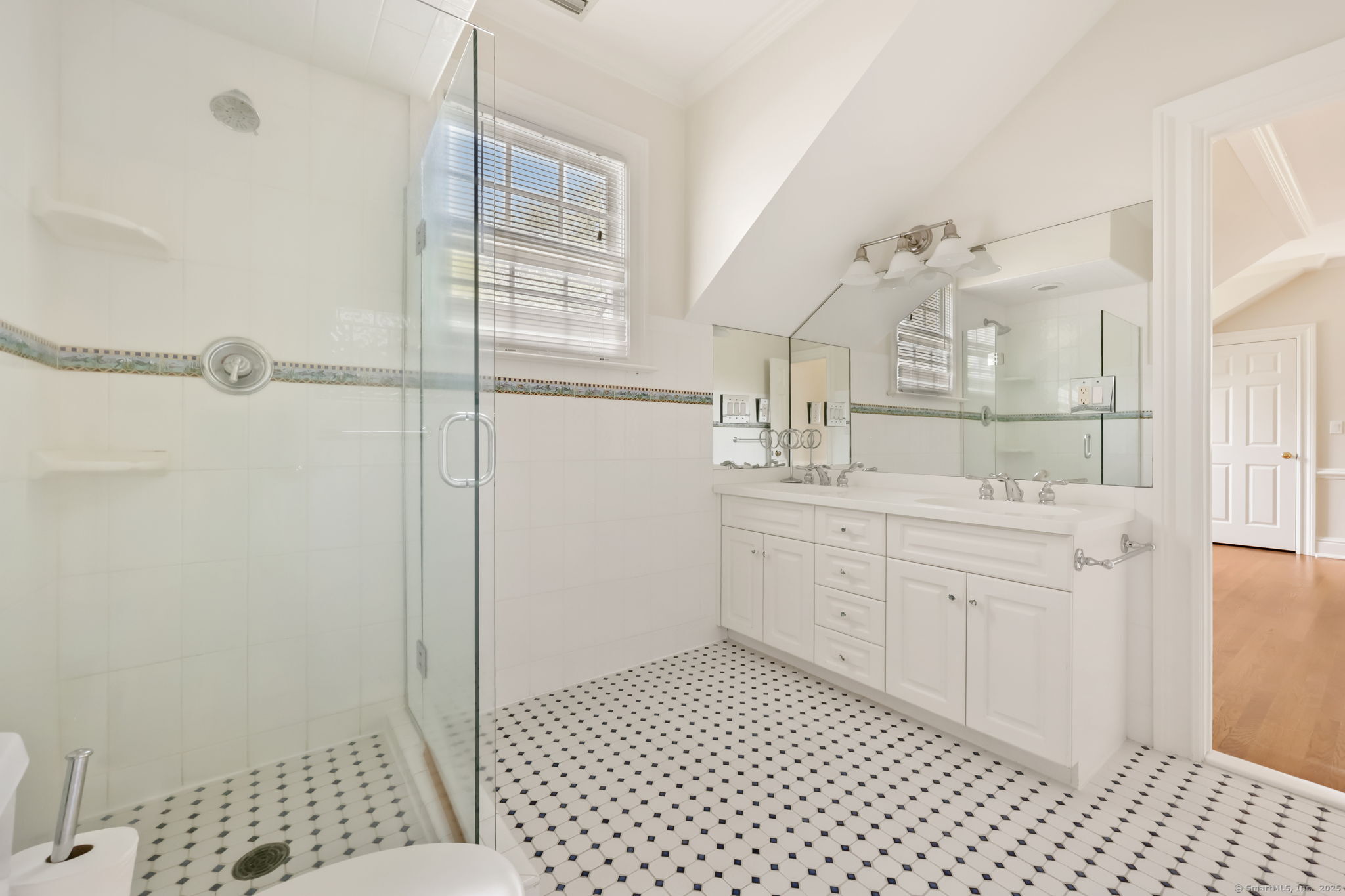 134 Valley Road New Canaan, CT 06840 - Photo 23 of 35