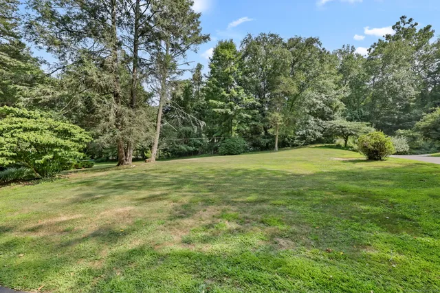 $15,000 | 134 Valley Road, New Canaan, CT 06840