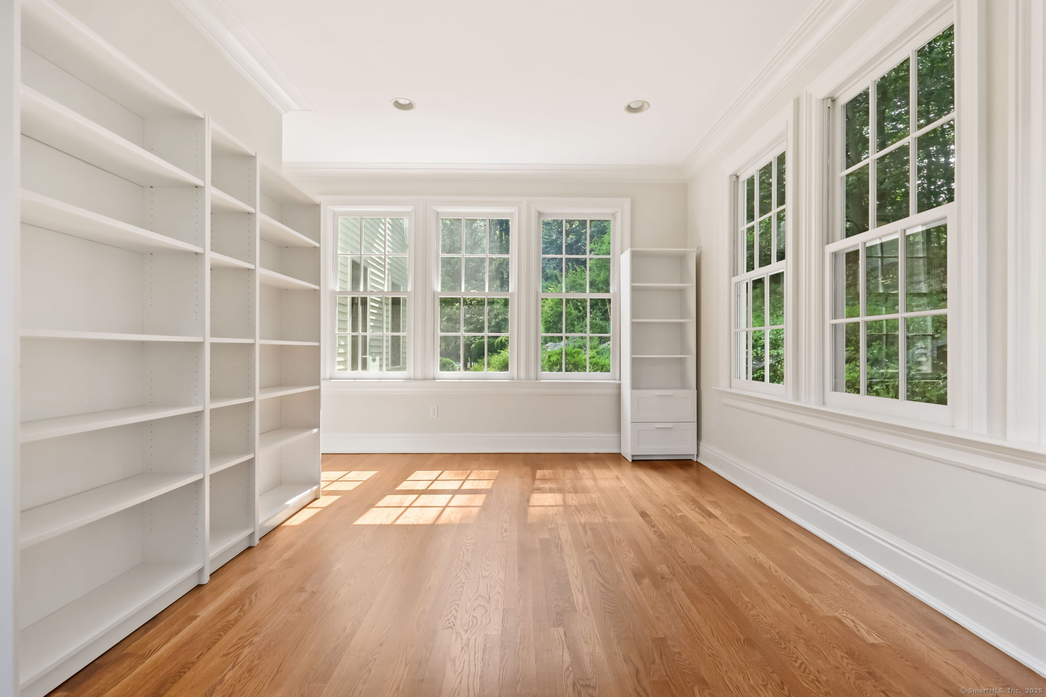 134 Valley Road New Canaan, CT 06840 - Photo 8 of 35